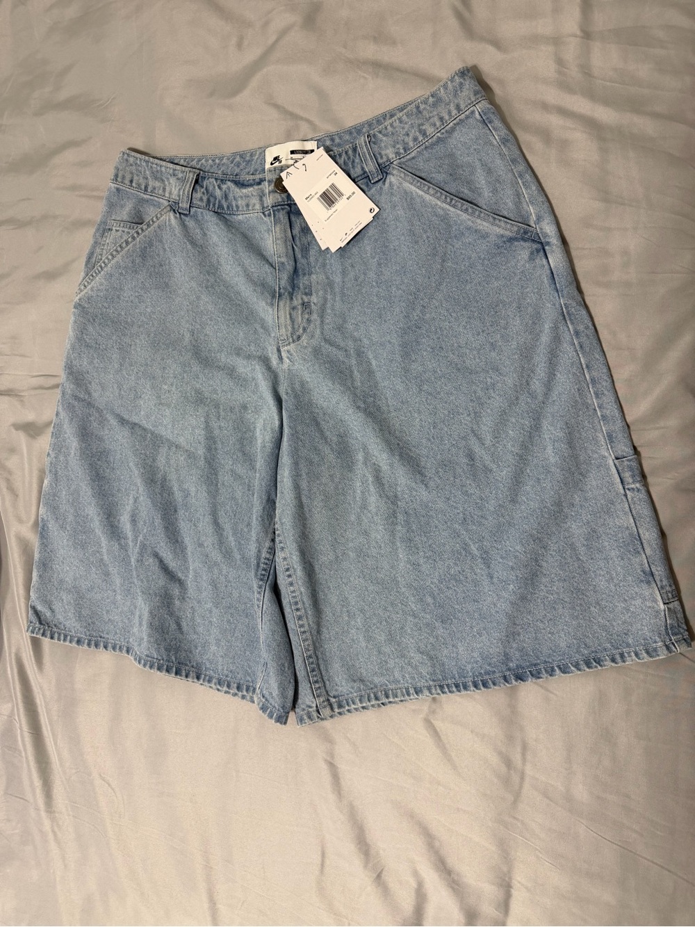 Nike SB Loose Fit Denim Shorts talla 34 – Nuevo con etiquetas